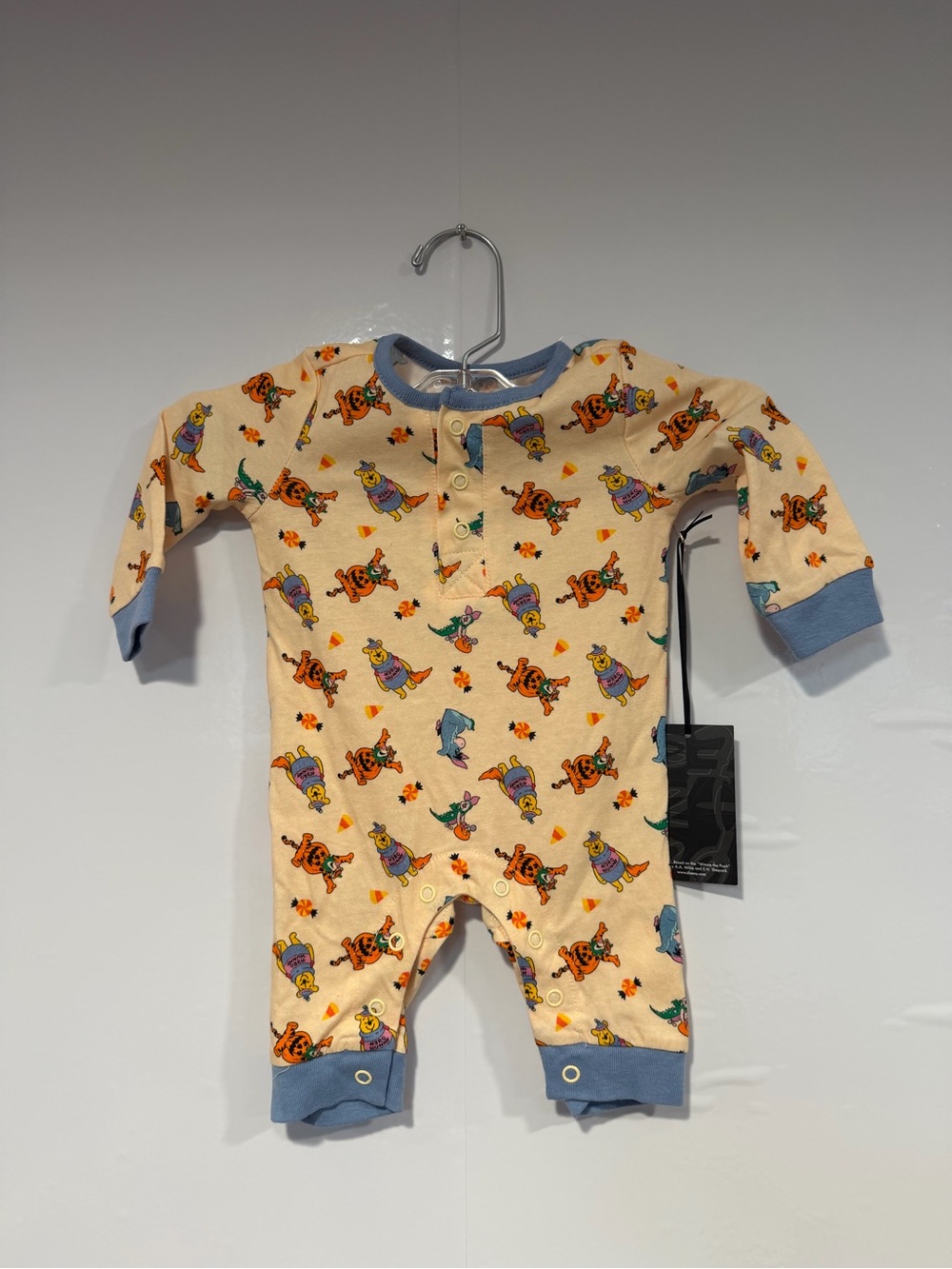 Peach Pumpkin Winnie the Pooh Halloween Print Baby One-Piece with Blue Trim NWT